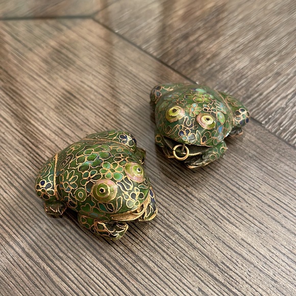 Pair of Vintage Green Cloisonné Frogs - Picture 12 of 16